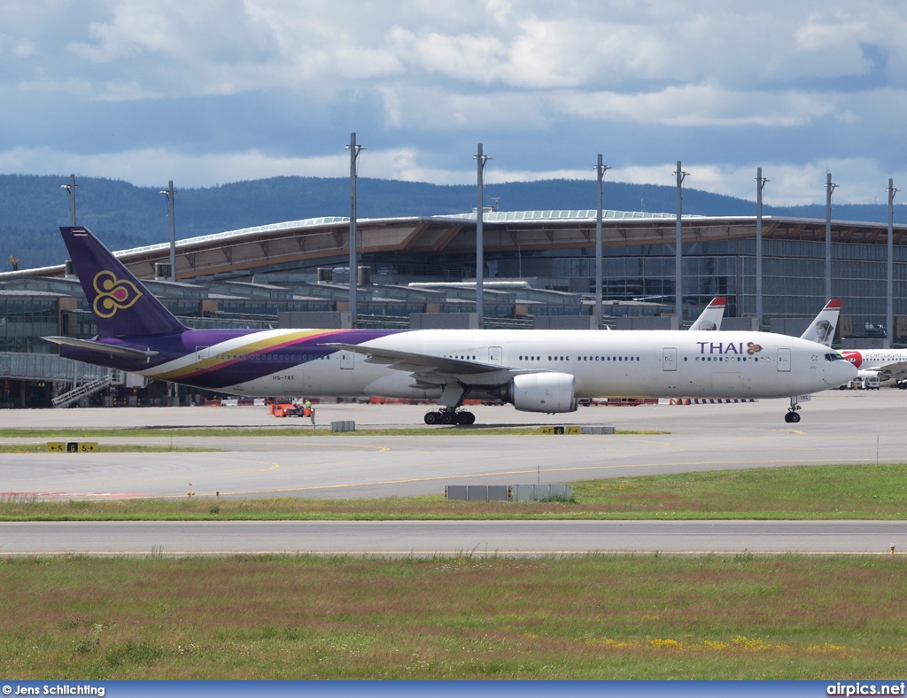 HS-TKE, Boeing 777-300, Thai Airways