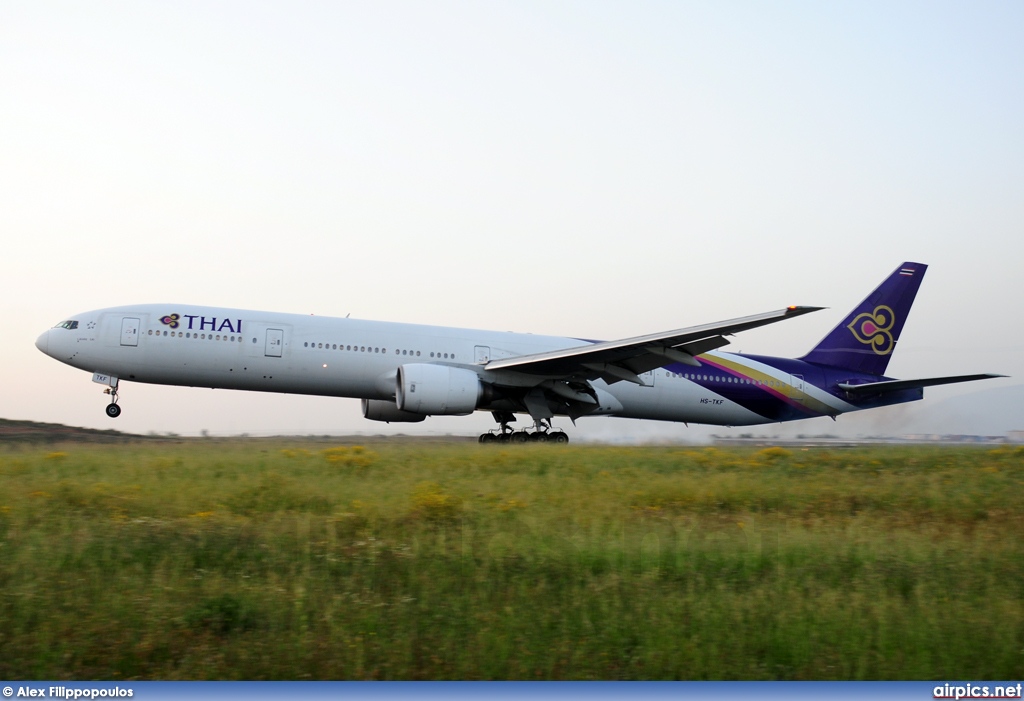 HS-TKF, Boeing 777-300, Thai Airways