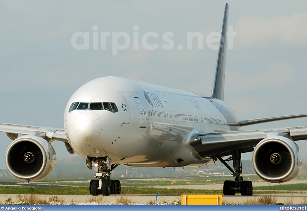 HS-TKF, Boeing 777-300, Thai Airways