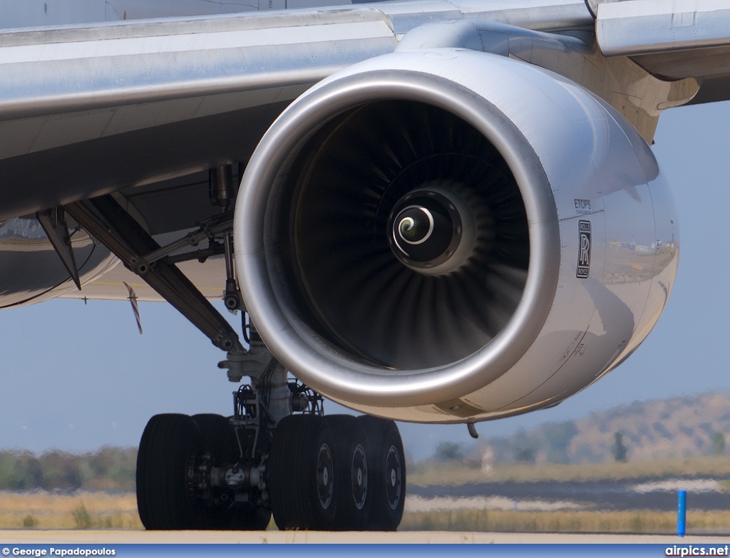 HS-TKF, Boeing 777-300, Thai Airways