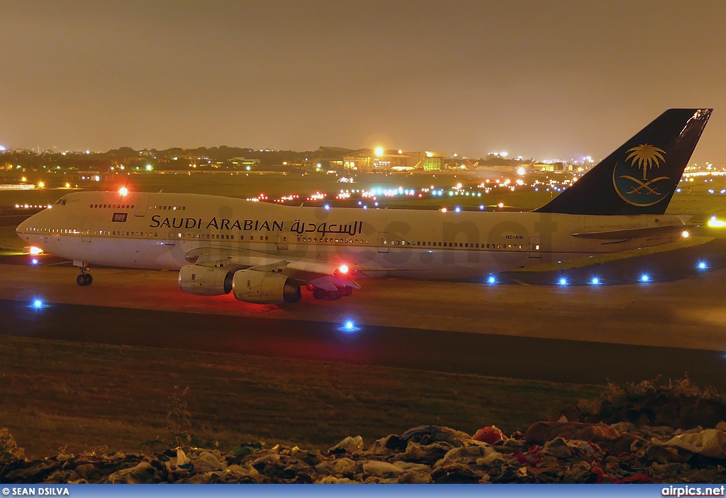 HZ-AIM, Boeing 747-300, Saudi Arabian Airlines