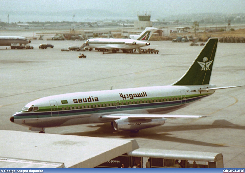 HZ-HM4, Boeing 737-200Adv, Saudi Arabian Royal Flight