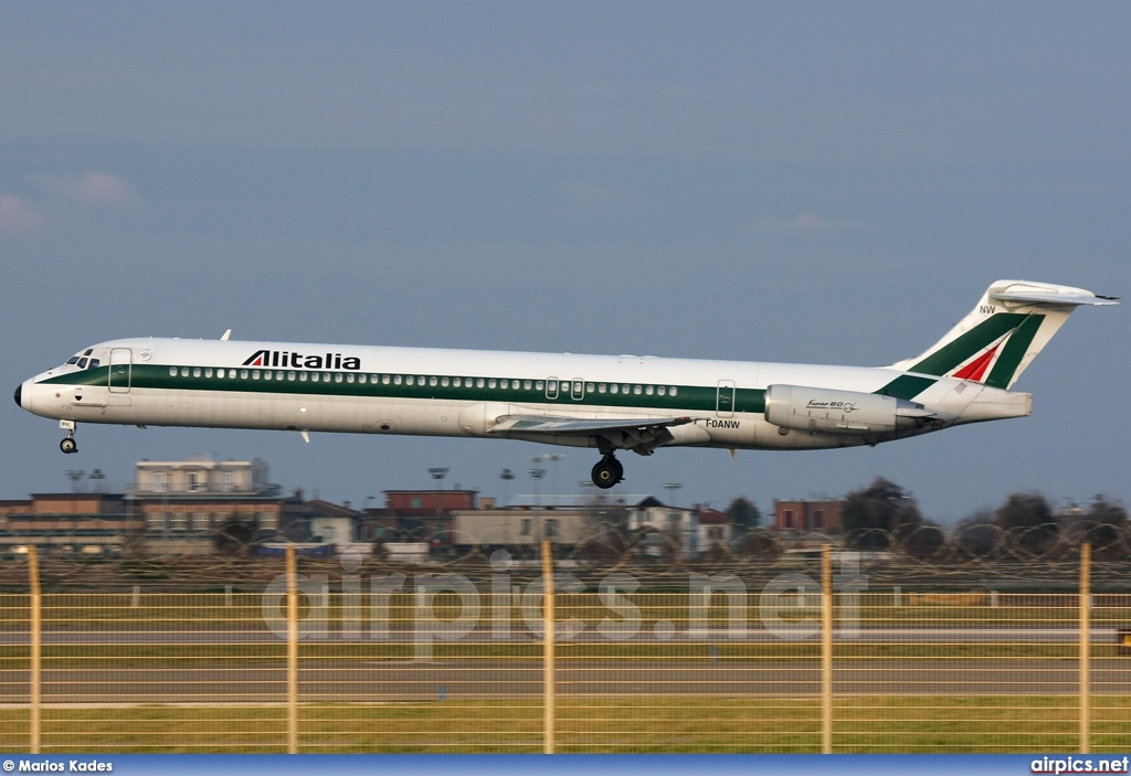 I-DANW, McDonnell Douglas MD-82, Alitalia