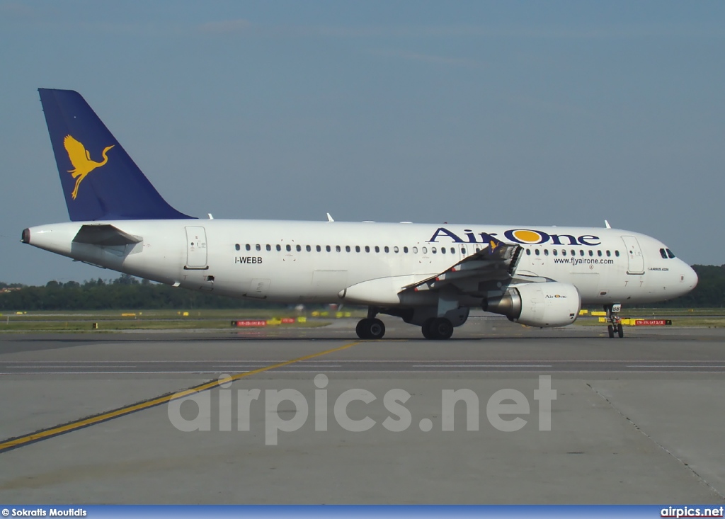 I-WEBB, Airbus A320-200, Air One