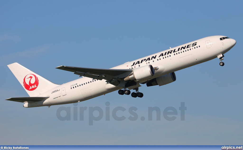 JA654J, Boeing 767-300ER, Japan Airlines