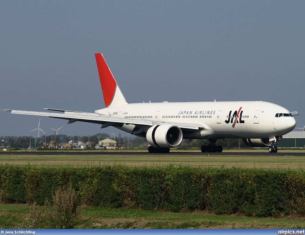 JA704J, Boeing 777-200ER, Japan Airlines