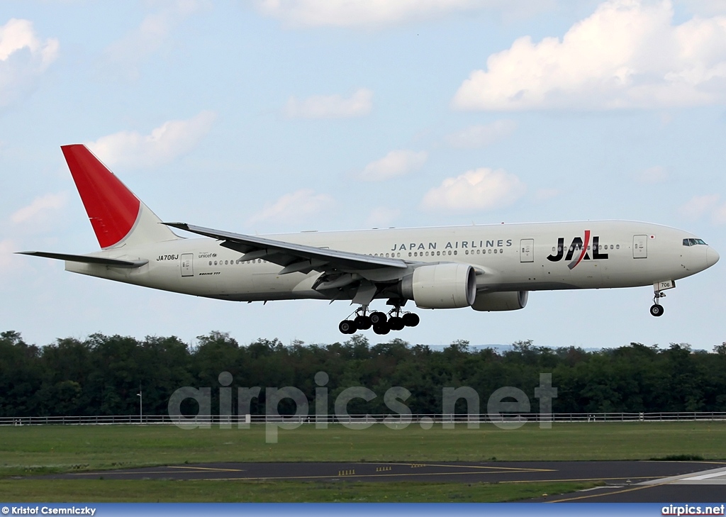 JA706J, Boeing 777-200ER, Japan Airlines
