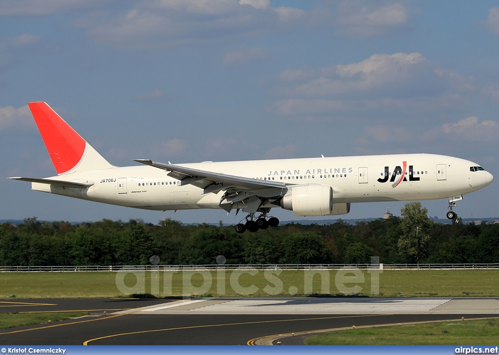 JA706J, Boeing 777-200ER, Japan Airlines