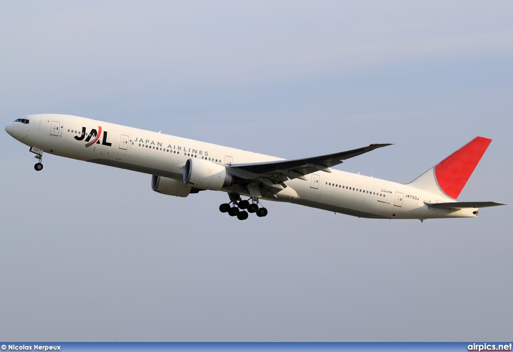 JA733J, Boeing 777-300ER, Japan Airlines