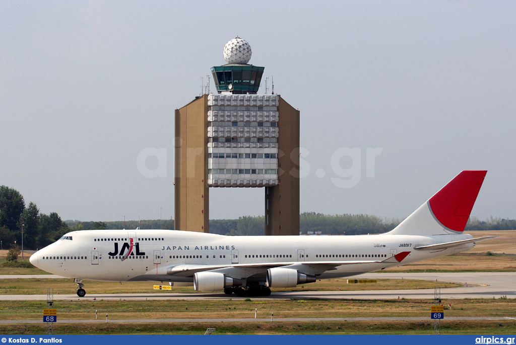 JA8917, Boeing 747-400, Japan Airlines