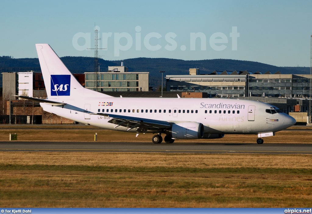 LN-BUD, Boeing 737-500, Scandinavian Airlines System (SAS)