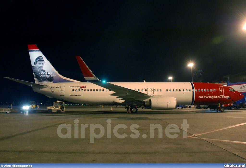 LN-DYA, Boeing 737-800, Norwegian Air Shuttle