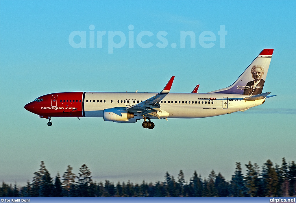 LN-DYB, Boeing 737-800, Norwegian Air Shuttle