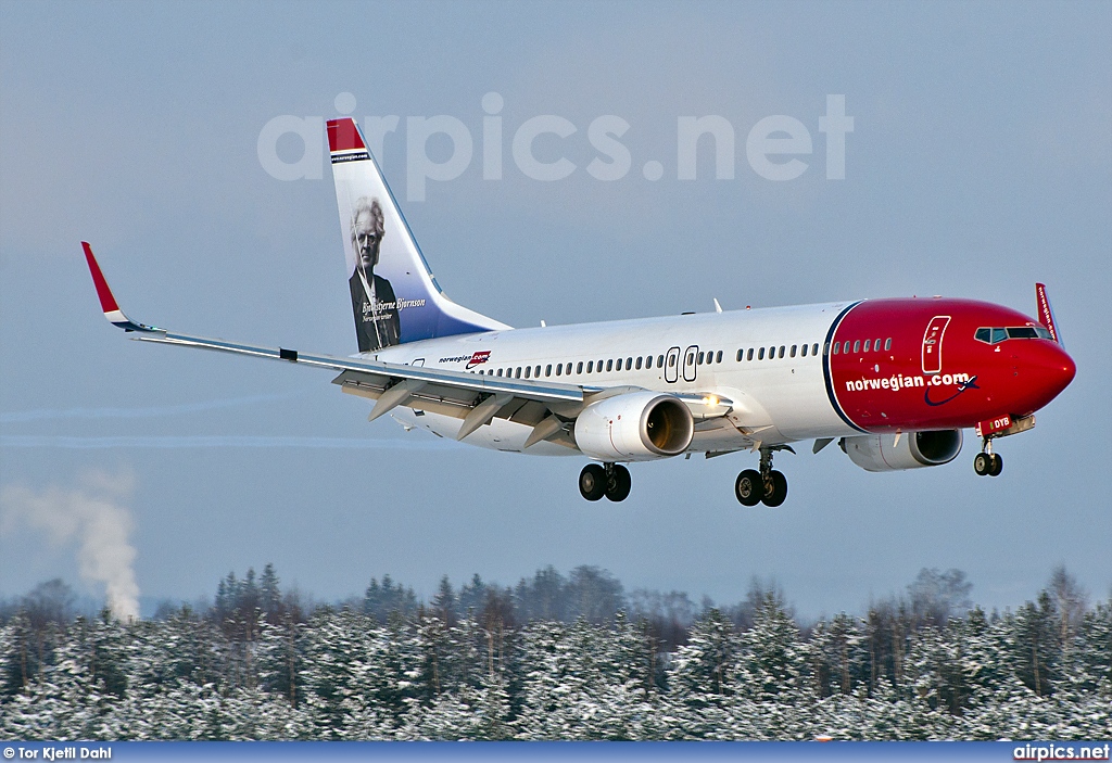 LN-DYB, Boeing 737-800, Norwegian Air Shuttle