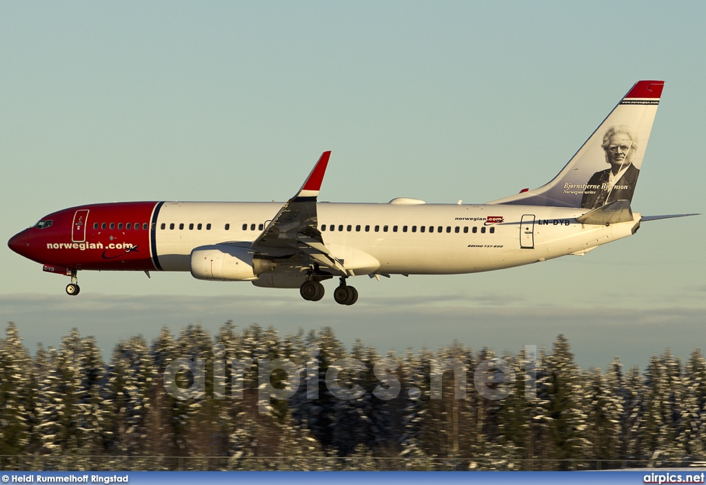 LN-DYB, Boeing 737-800, Norwegian Air Shuttle