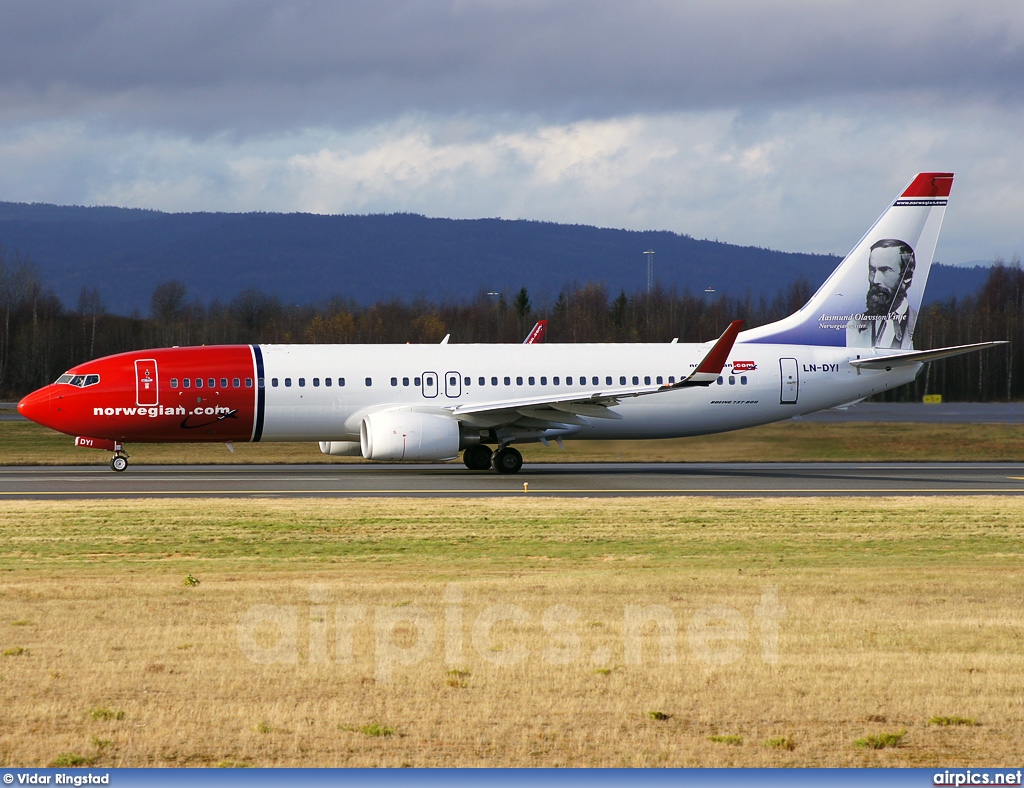 LN-DYI, Boeing 737-800, Norwegian Air Shuttle