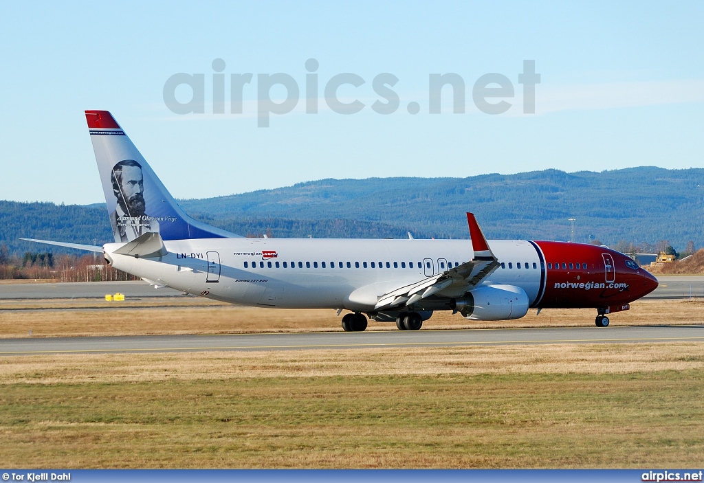 LN-DYI, Boeing 737-800, Norwegian Air Shuttle