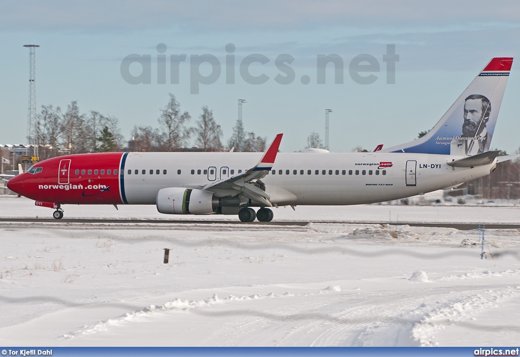 LN-DYI, Boeing 737-800, Norwegian Air Shuttle