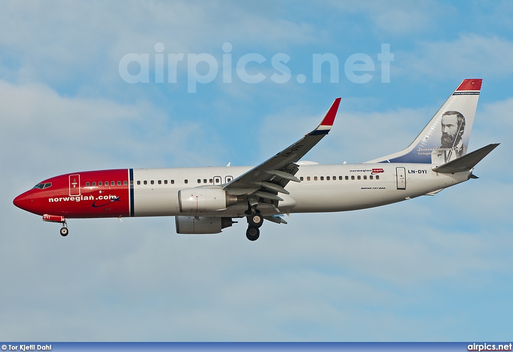 LN-DYI, Boeing 737-800, Norwegian Air Shuttle