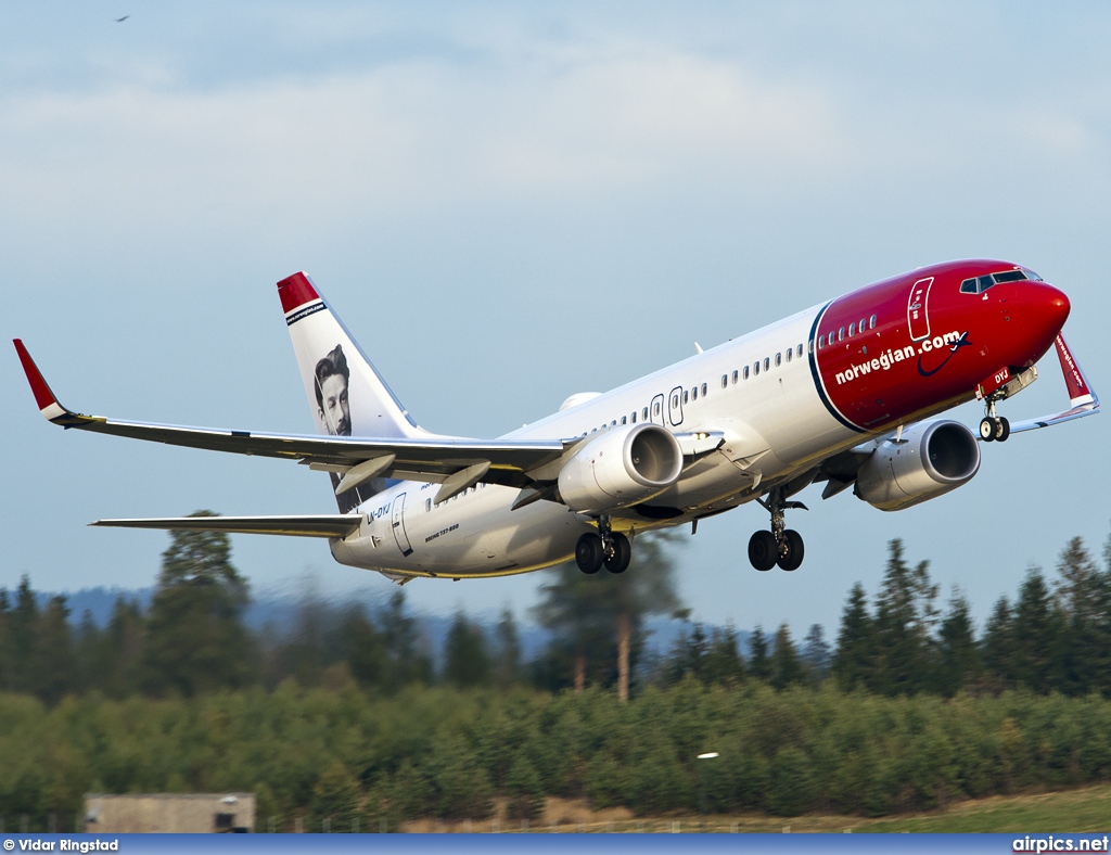 LN-DYJ, Boeing 737-800, Norwegian Air Shuttle