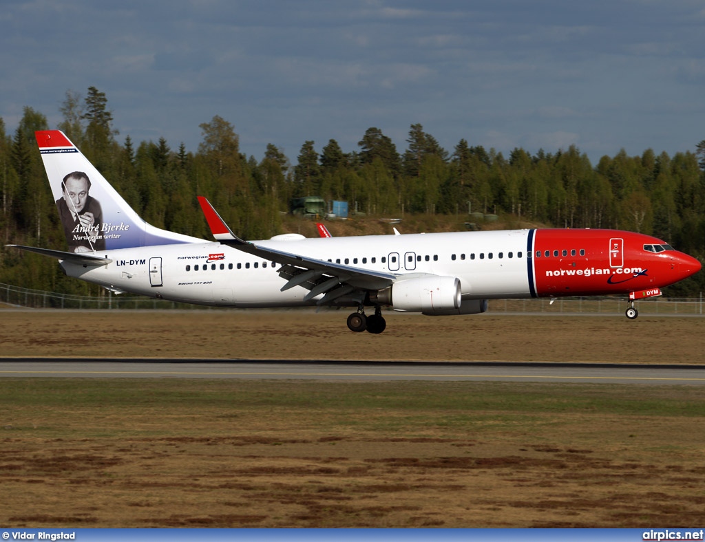 LN-DYM, Boeing 737-800, Norwegian Air Shuttle