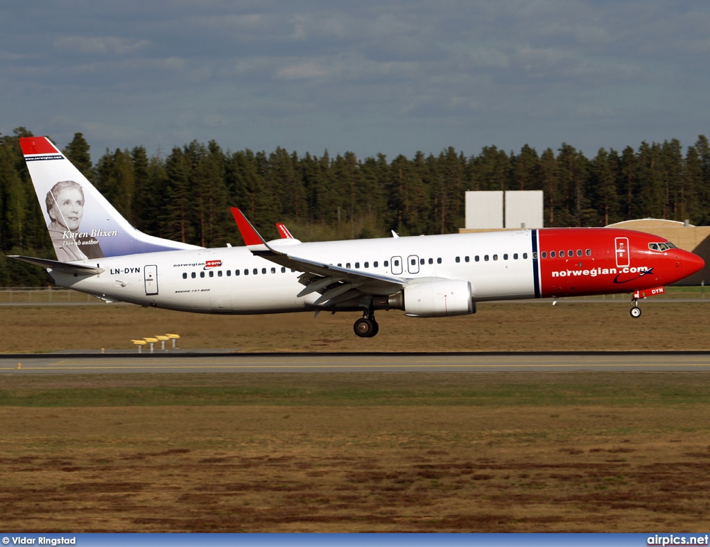 LN-DYN, Boeing 737-800, Norwegian Air Shuttle