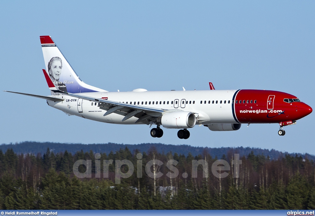 LN-DYN, Boeing 737-800, Norwegian Air Shuttle