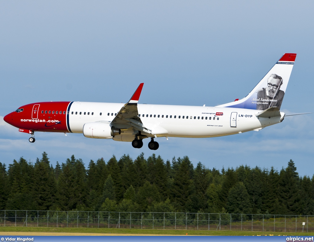 LN-DYP, Boeing 737-800, Norwegian Air Shuttle