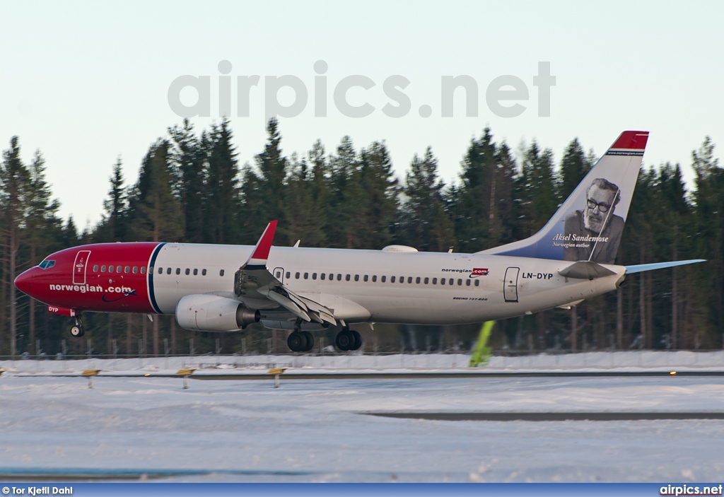 LN-DYP, Boeing 737-800, Norwegian Air Shuttle