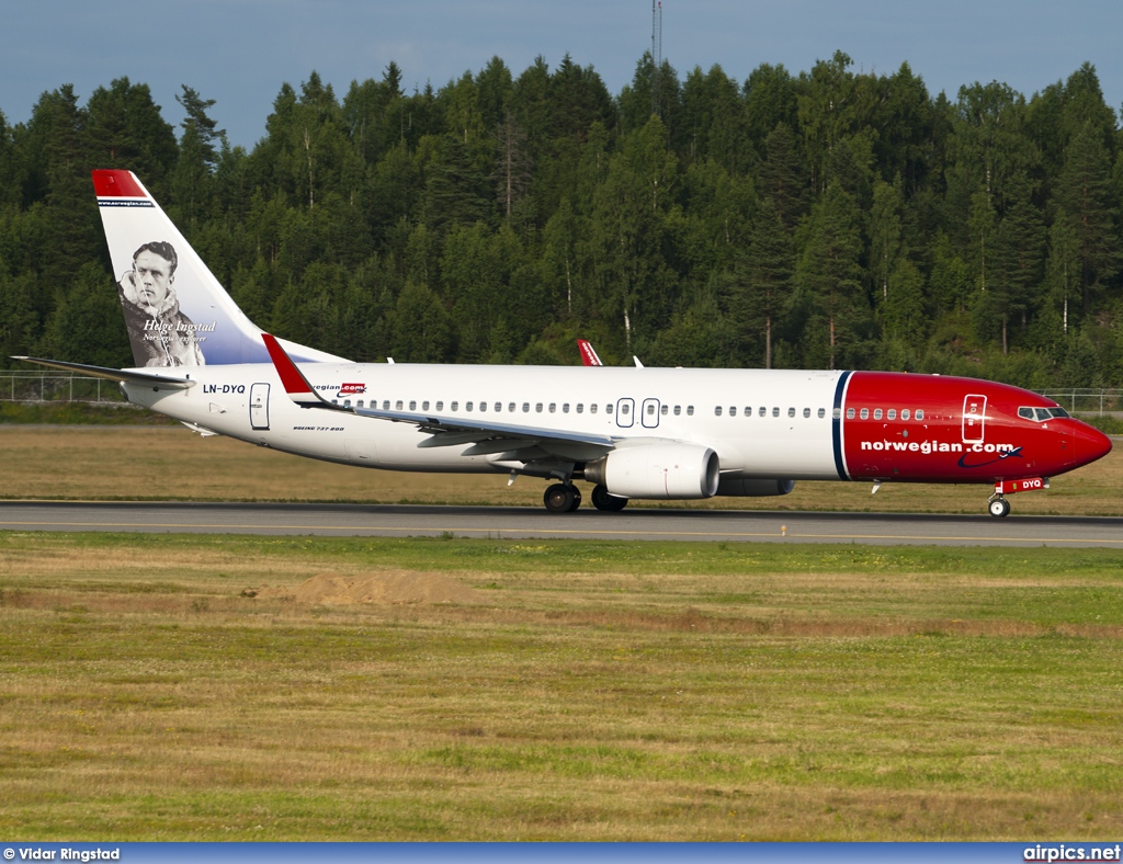 LN-DYQ, Boeing 737-800, Norwegian Air Shuttle