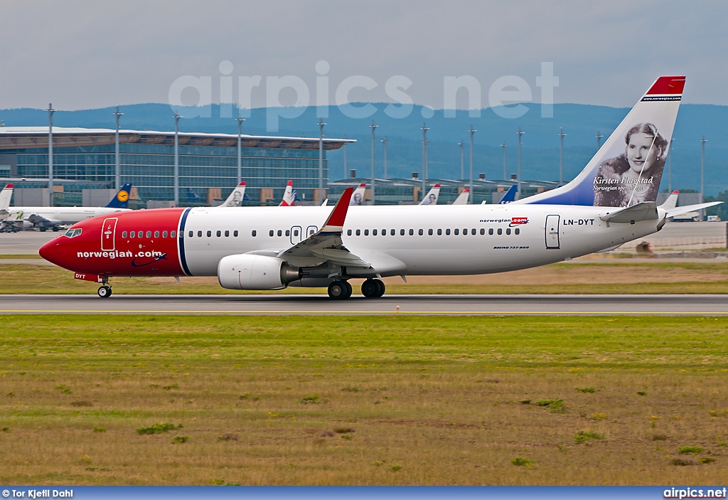 LN-DYT, Boeing 737-800, Norwegian Air Shuttle