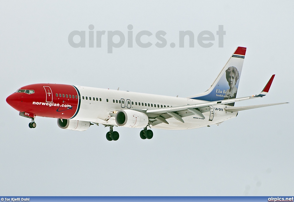 LN-DYV, Boeing 737-800, Norwegian Air Shuttle