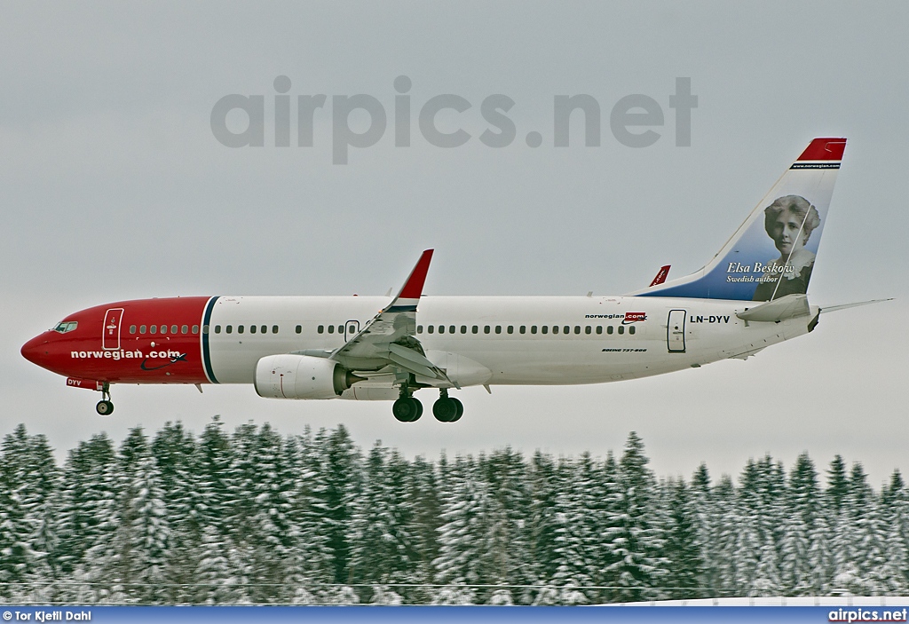 LN-DYV, Boeing 737-800, Norwegian Air Shuttle