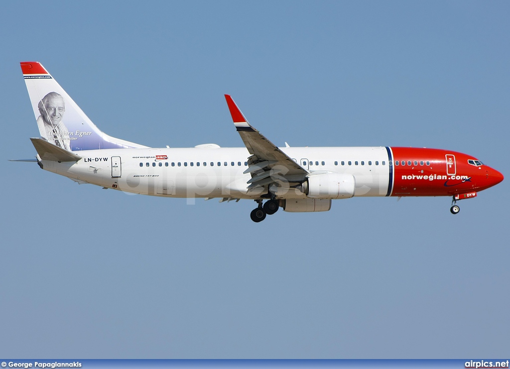 LN-DYW, Boeing 737-800, Norwegian Air Shuttle