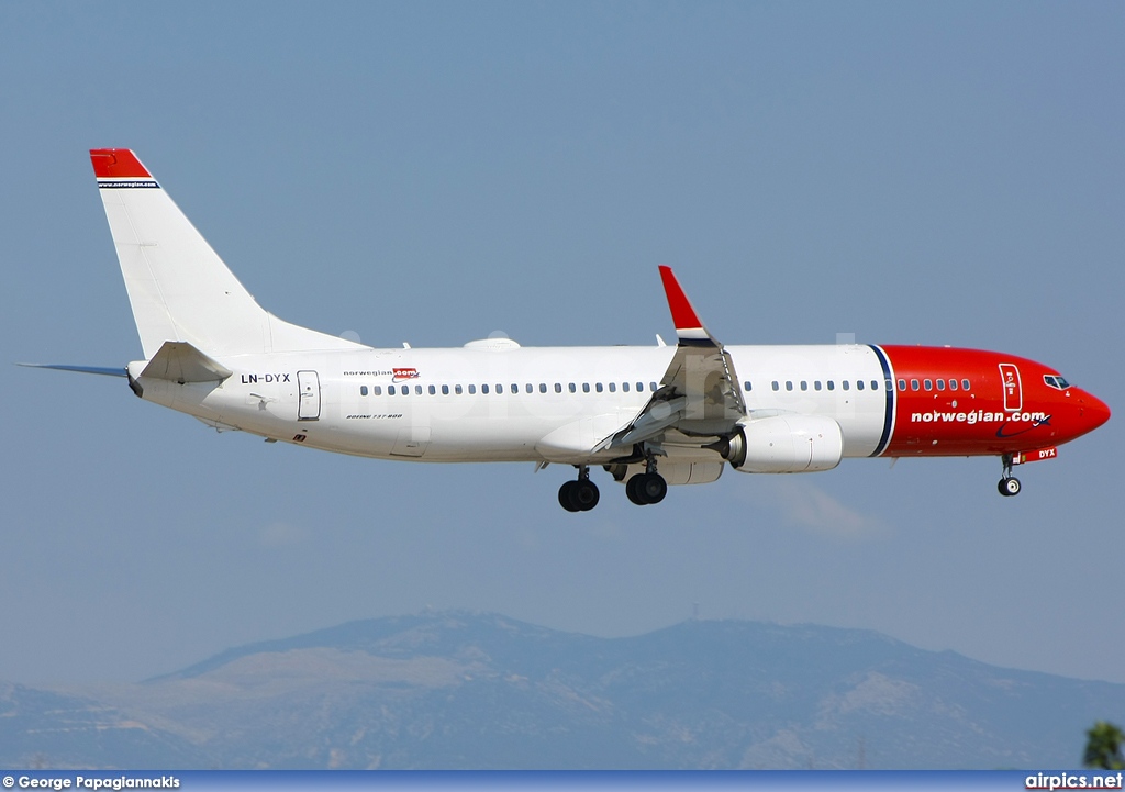 LN-DYX, Boeing 737-800, Norwegian Air Shuttle