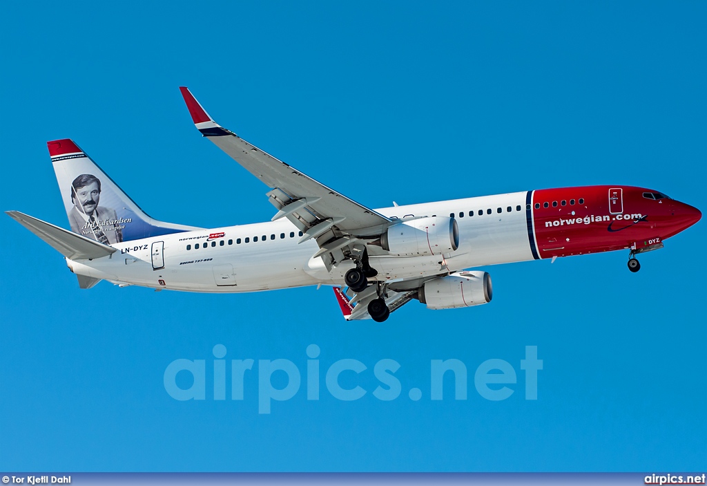 LN-DYZ, Boeing 737-800, Norwegian Air Shuttle