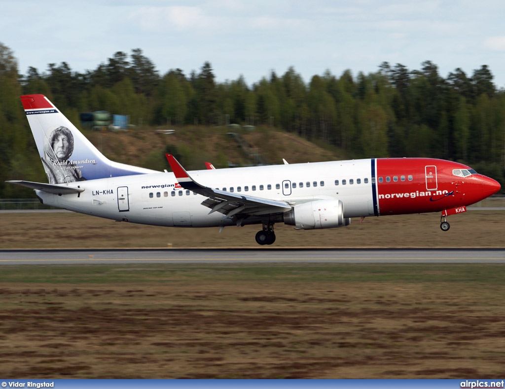 LN-KHA, Boeing 737-300, Norwegian Air Shuttle