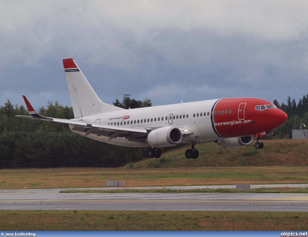 LN-KHB, Boeing 737-300, Norwegian Air Shuttle