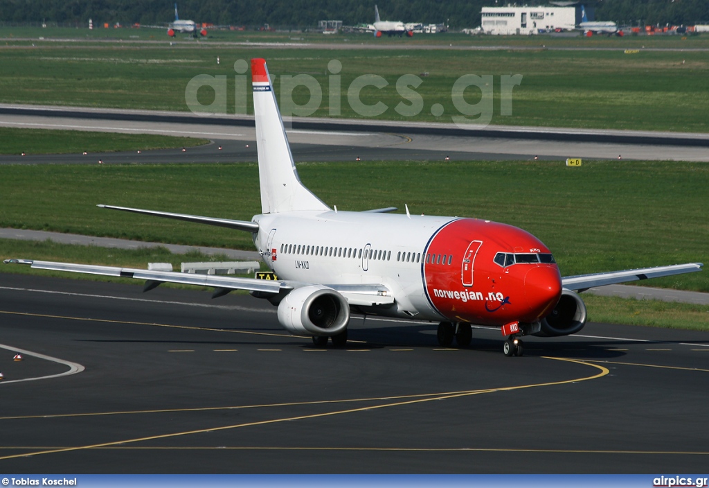 LN-KKD, Boeing 737-300, Norwegian Air Shuttle