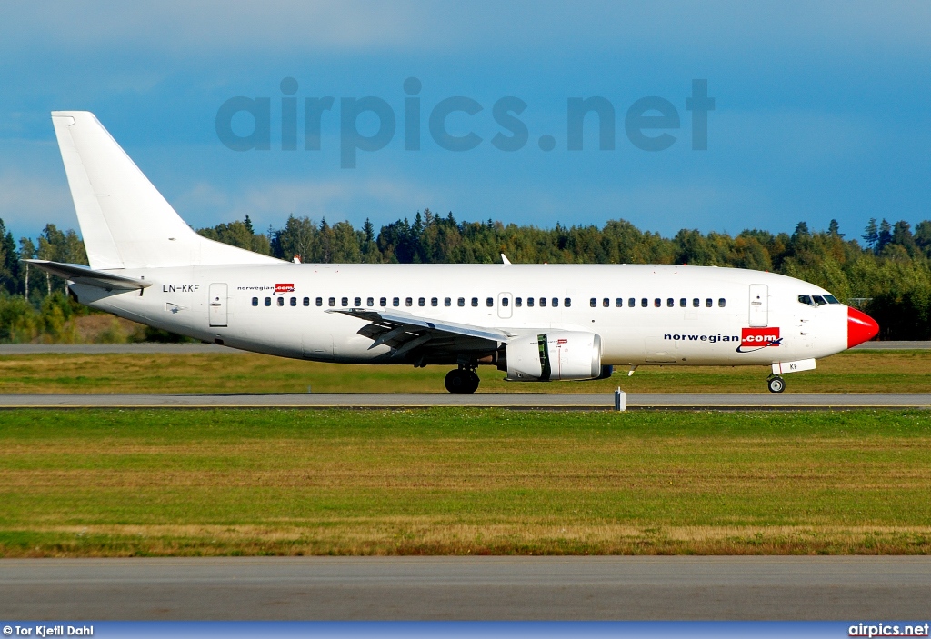 LN-KKF, Boeing 737-300, Norwegian Air Shuttle