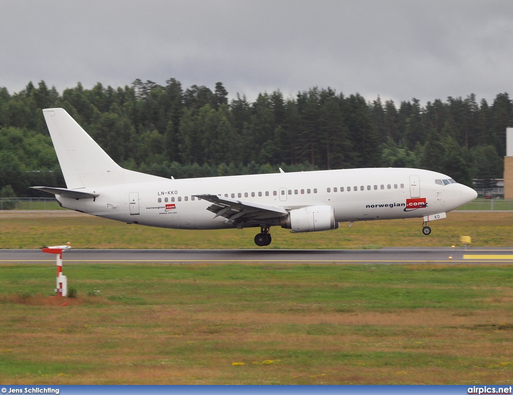 LN-KKO, Boeing 737-300, Norwegian Air Shuttle