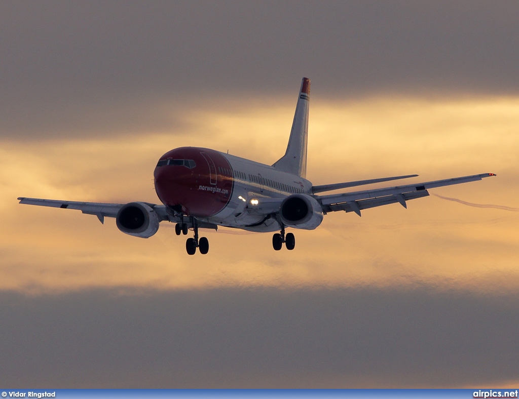 LN-KKR, Boeing 737-300, Norwegian Air Shuttle