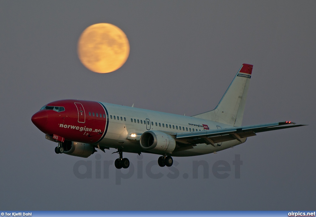 LN-KKS, Boeing 737-300, Norwegian Air Shuttle