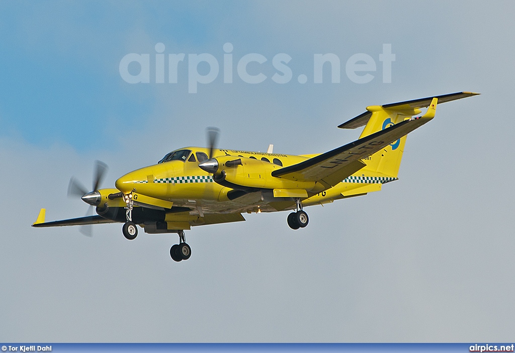 LN-LTG, Beechcraft B200 King Air, Lufttransport