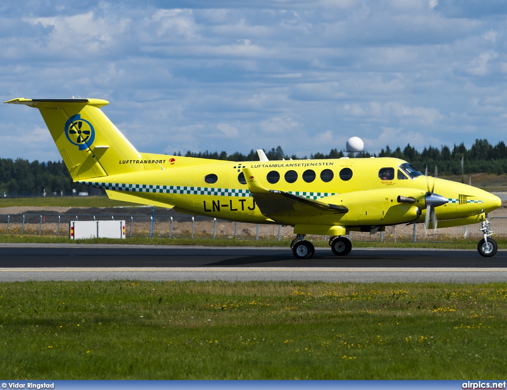 LN-LTJ, Beechcraft B200GT King Air, Lufttransport