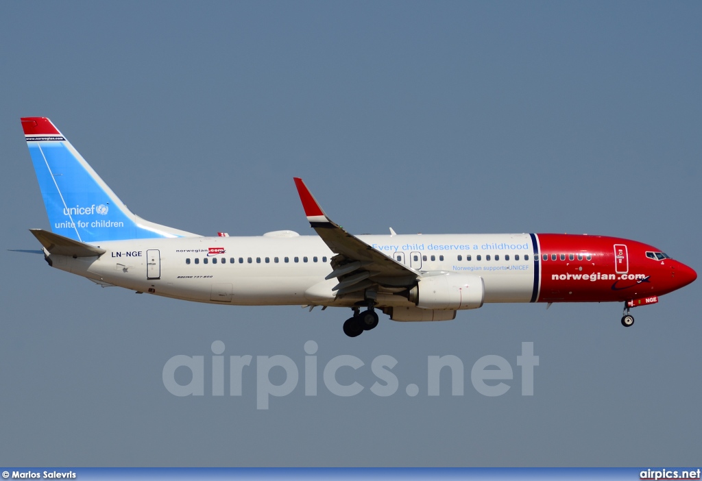 LN-NGE, Boeing 737-800, Norwegian Air Shuttle