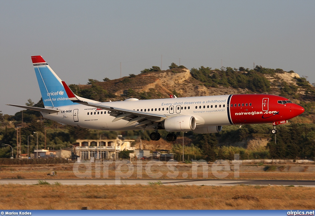 LN-NGE, Boeing 737-800, Norwegian Air Shuttle