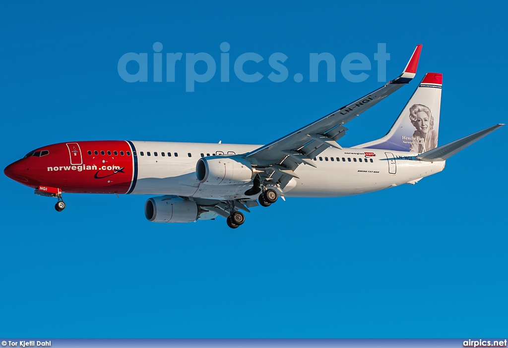 LN-NGI, Boeing 737-800, Norwegian Air Shuttle