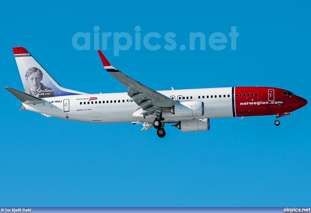 LN-NGJ, Boeing 737-800, Norwegian Air Shuttle