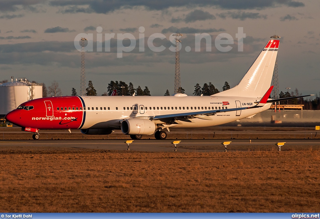 LN-NGR, Boeing 737-800, Norwegian Air Shuttle
